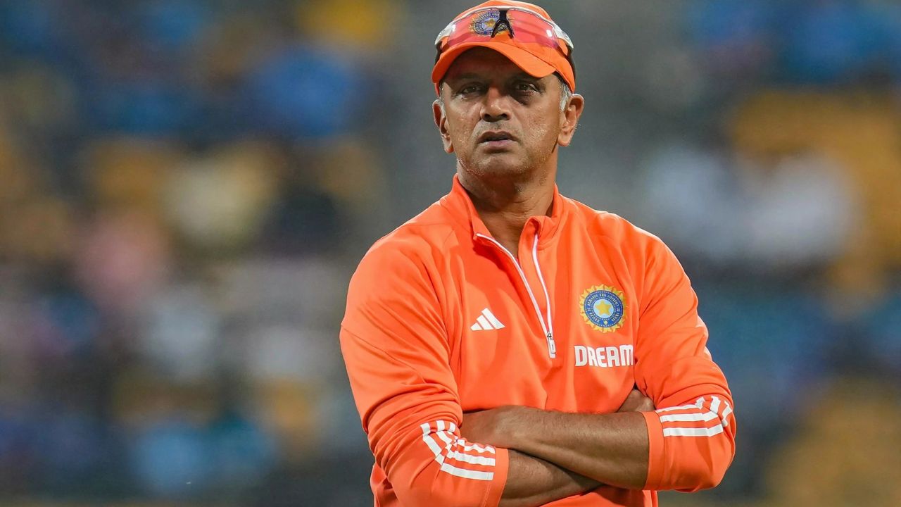 Rahul Dravid: फ्लेमिंग OUT, ‘द वॉल’ IN? CSK च्या हेड कोचपदी ‘मास्टरमाइंड’ राहुल द्रविड? मोठी अपडेट समोर