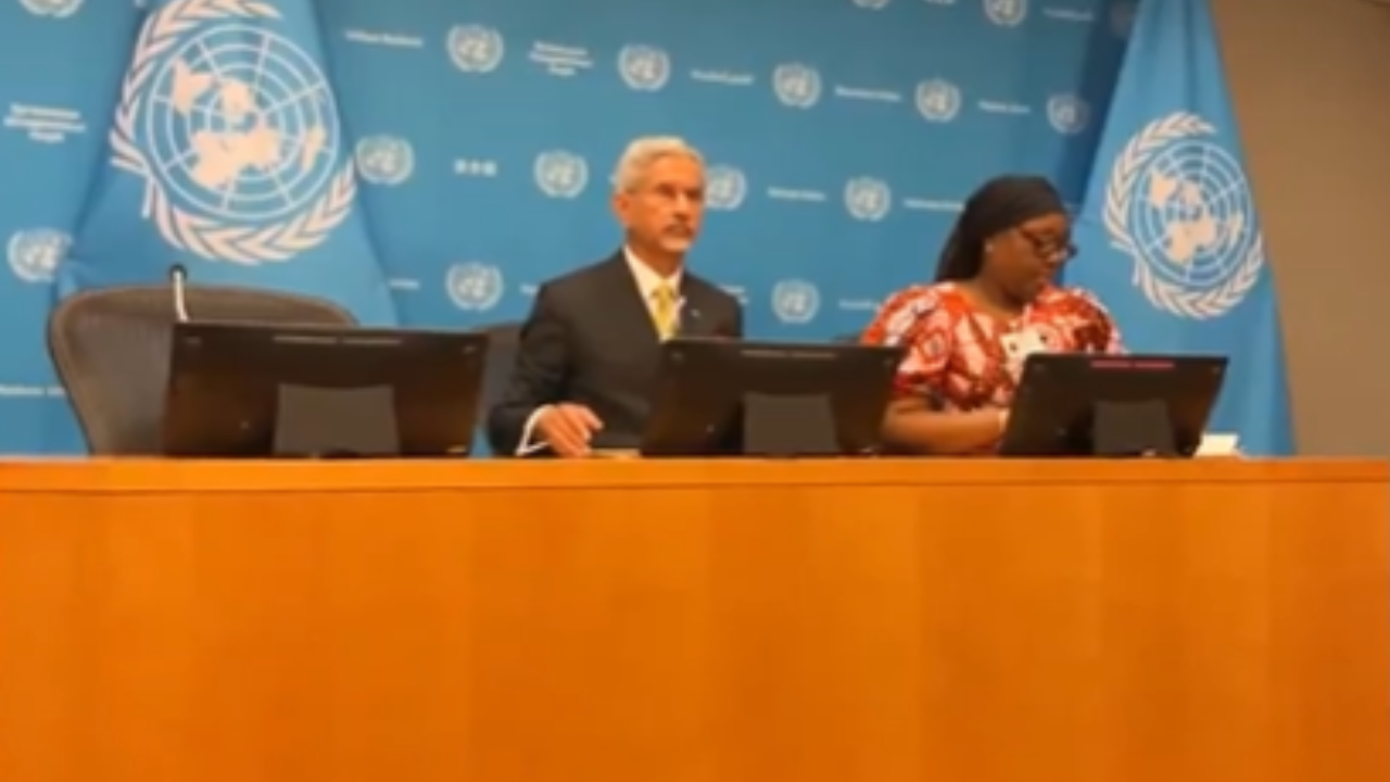 UNGA: ‘दहशतवादी देश मला प्रश्न विचारणार?’, पाकिस्तानी पत्रकाराला S. Jaishankar यांनी दाखवला आरसा