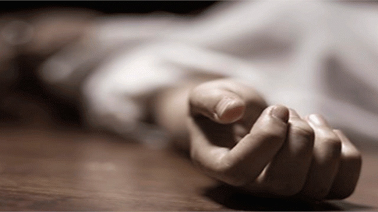 Nashik News: 8 वर्षीय विद्यार्थिनीच्या मृत्यूचे प्रकरण तापले; कळवणच्या शिक्षण विस्तार अधिकाऱ्यावर निलंबनाची कारवाई