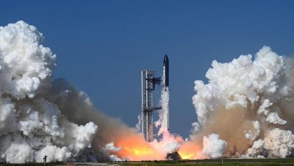 SpaceX Starship:ची ऐतिहासिक झेप! महाकाय रॉकेट पहिल्यांदाच पृथ्वीच्या कक्षेत