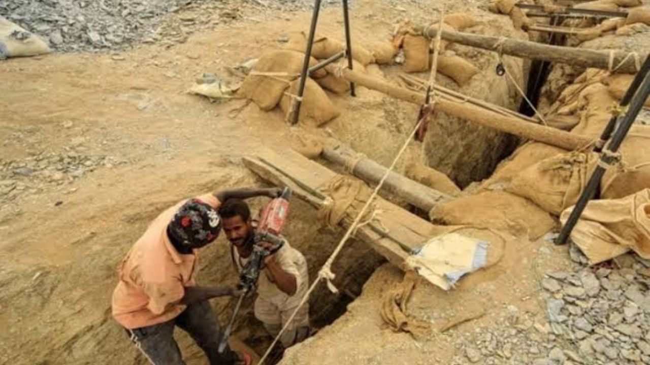 Sudan Gold Mine : सुदानमध्ये भीषण अपघात; सोन्याची खाण कोसळून 67 जणांचा मृत्यू, अनेक जण ढिगाऱ्याखाली गाडले गेले