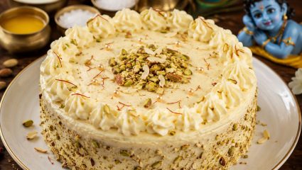 Janmashtami Recipe: श्रीकृष्ण जन्माष्टमीनिमित्त भगवान कृष्णाला नैवेद्यात अर्पण करा पंचामृत केक, नोट करून घ्या रेसिपी