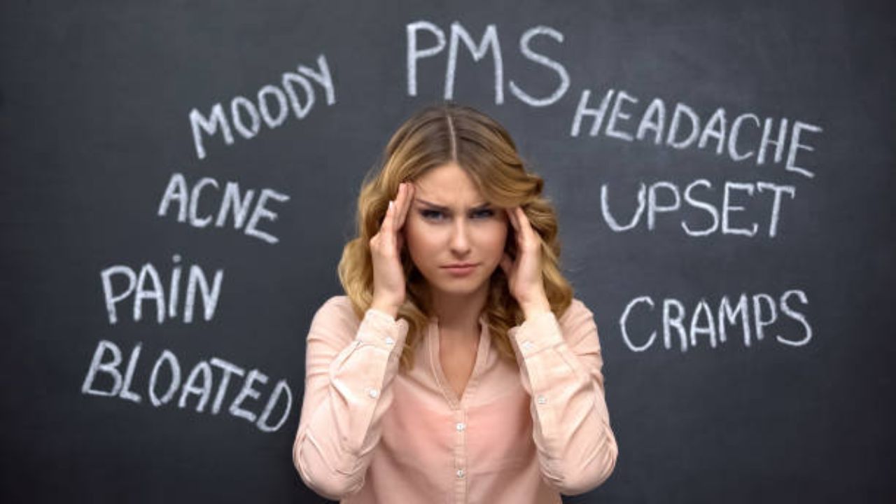 Hormonal Imbalance च्या ‘या’ लक्षणांकडे अजिबात करू नका दुर्लक्ष, अन्यथा मासिक पाळीच्या चक्रात बदल होण्यासोबतच वाढेल वजन