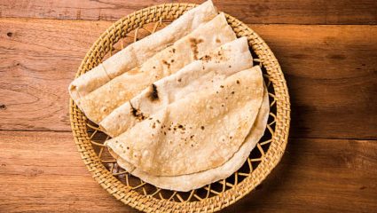Maharashtrian Cuisine: पोळीला चपाती का म्हंटले जाते? पोळी आणि चपातीमध्ये नेमका फरक काय, जाणून घेऊया सविस्तर