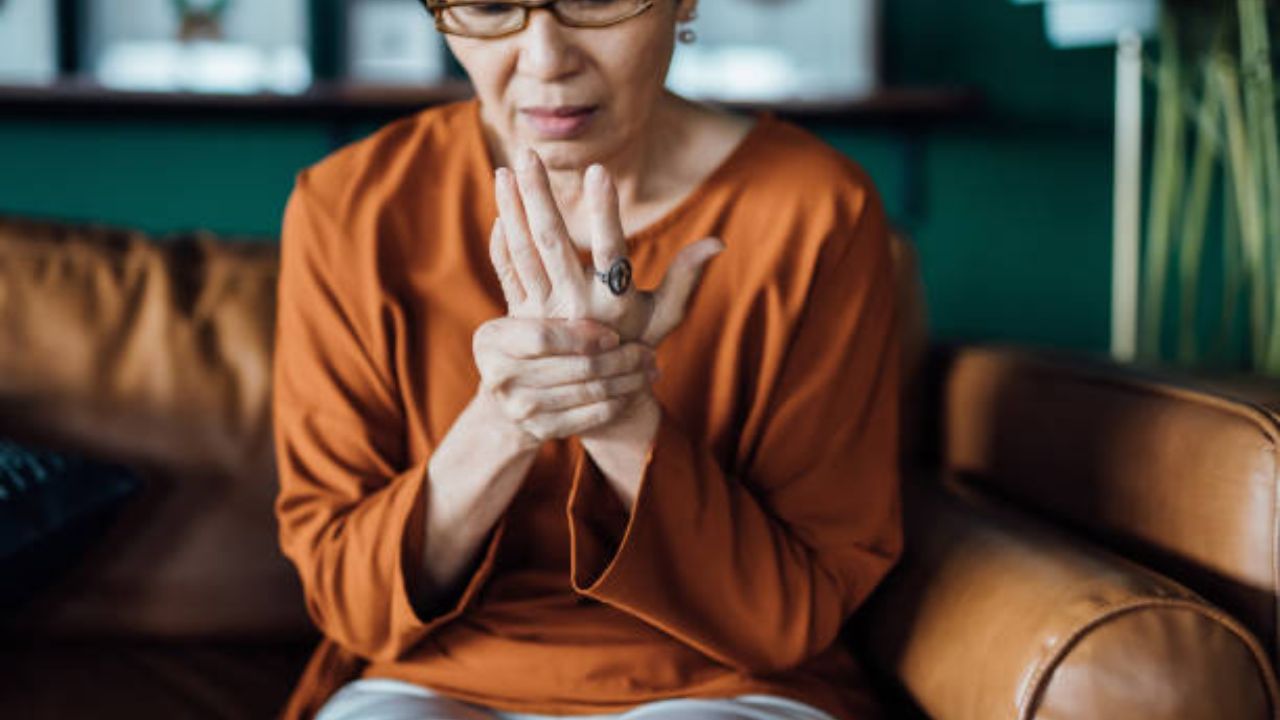Inflammation मुळे आरोग्याच्या समस्या वाढू लागल्या आहेत? मग आहारात करा ‘हे’ बदल, सूज- वाढत्या वेदनांपासून मिळेल सुटका