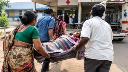 Mumbai News: प्रसूतीनंतर महिलेला चादरीतून रुग्णालयात नेण्याची वेळ! आरोग्य व्यवस्थेचे धक्कादायक वास्तव