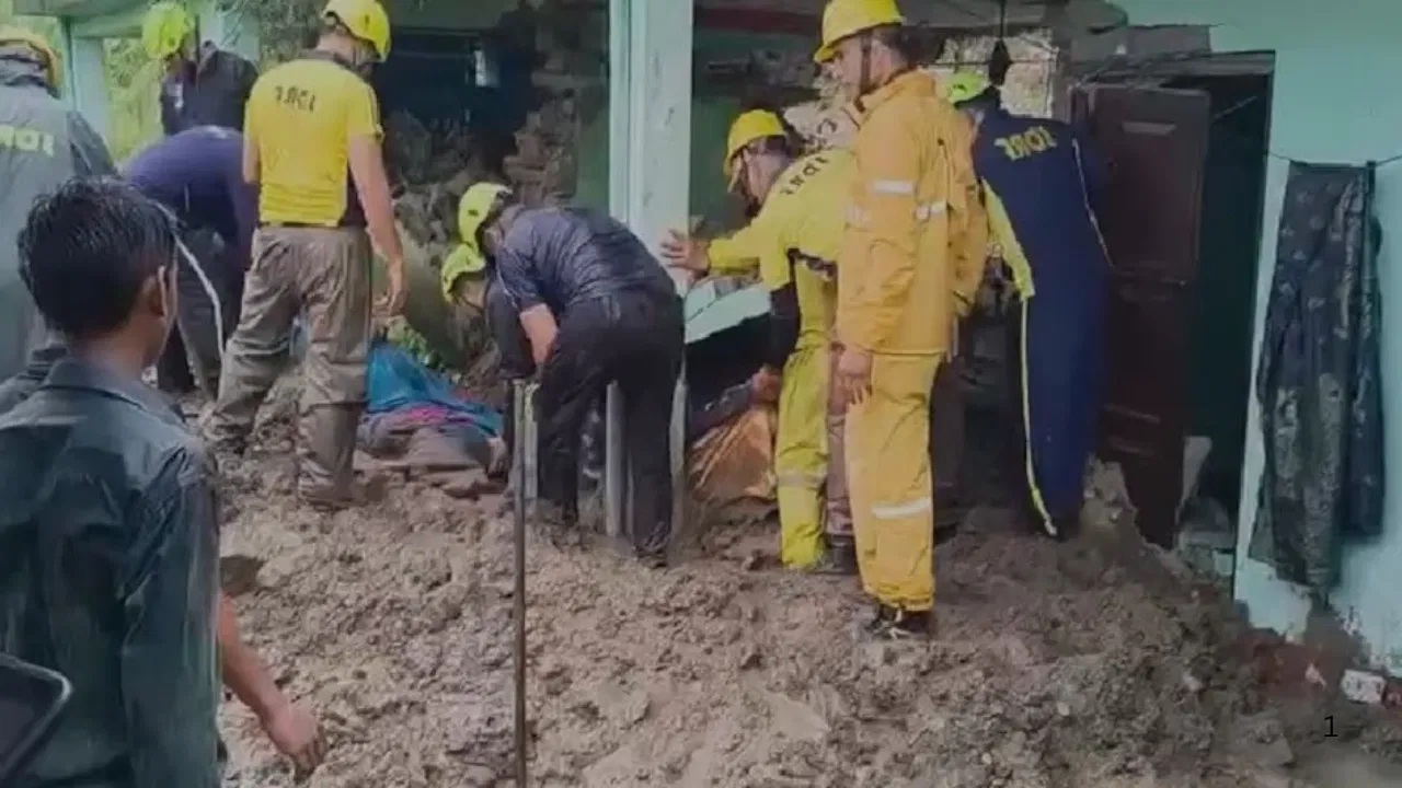 Uttarakhand Landslide: नेपाळनंतर आता पावसाने उत्तराखंड हादरले; अल्मोड्यात भूस्खलनाचा कहर, घर मलब्याखाली दबले