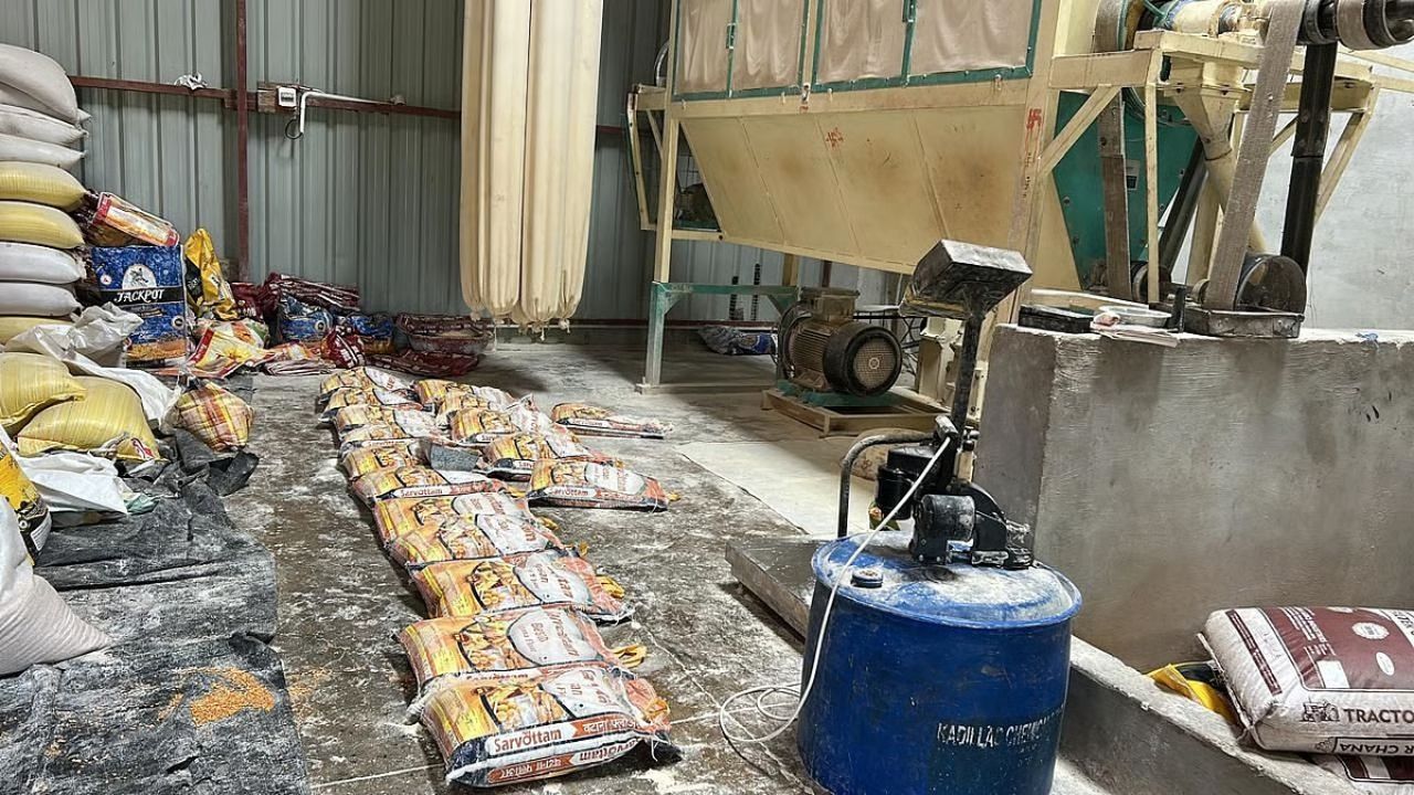 Wardha News : सणासुदीच्या काळात एफडीएची मोठी कारवाई, ५९ आस्थापनांची केली तपासणी तर ४ परवाने केले निलंबित