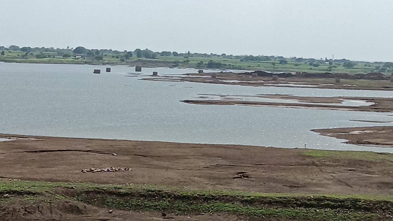 Water Storage Crisis: पाणीटंचाईचे संकट गडद! धरणे-तलाव कोरडे; २२६ पैकी केवळ ५ प्रकल्पांत ५० टक्क्यांहून अधिक साठा
