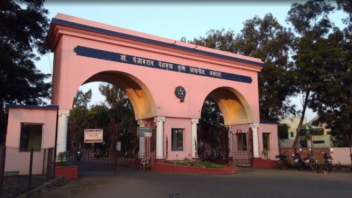 Akola Crime News: अकोला कृषी विद्यापीठात ३८ लाखांचा गैरव्यवहार; अधिकारी-कर्मचाऱ्यांसह ७ जणांवर गुन्हा दाखल,१३८ मूळ फाईल्स गहाळ