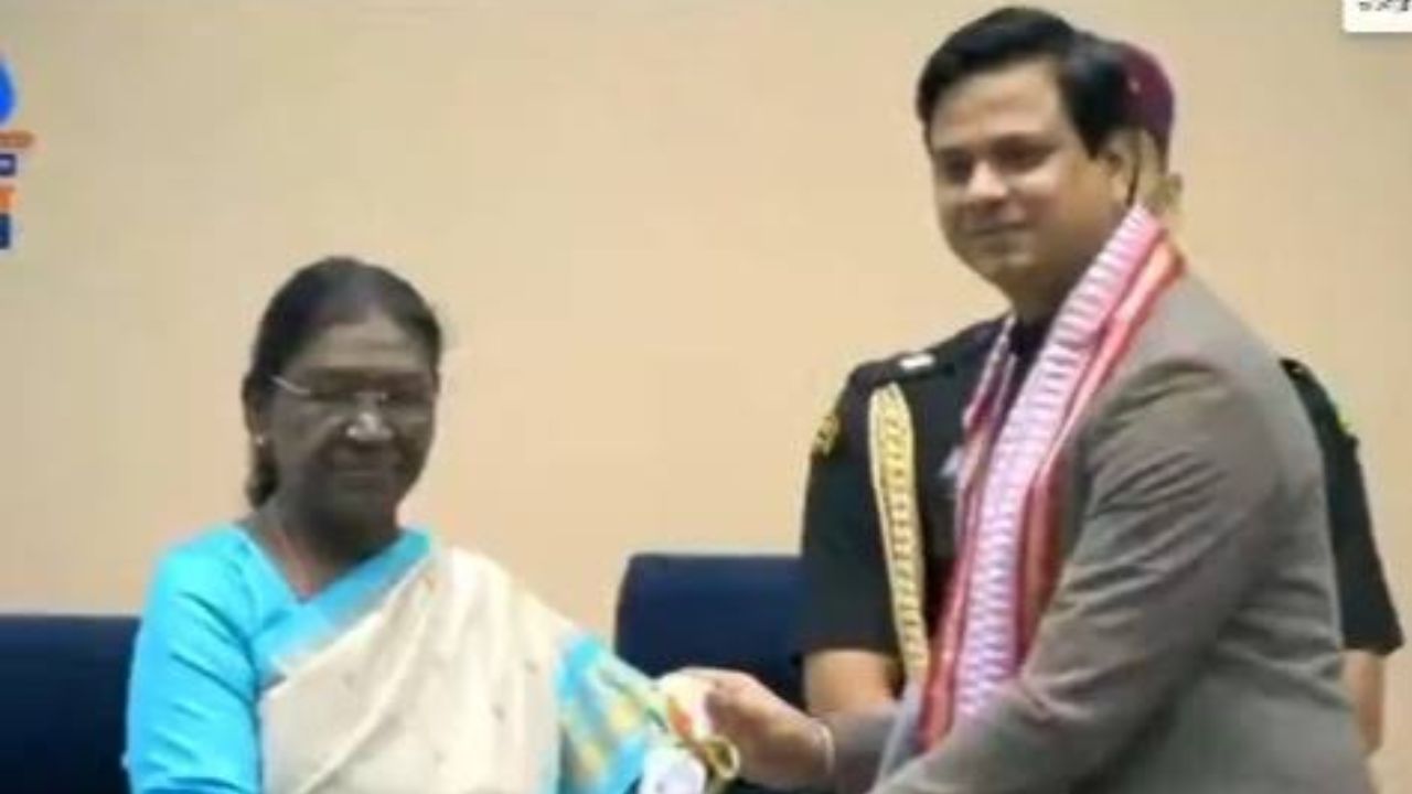 National Award: महाराष्ट्राचा शिरपेचात मानाचा तुरा! प्रा. विक्रम विशाल यांना ‘राष्ट्रीय शिक्षक पुरस्कार २०२६’ प्राप्त
