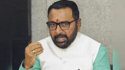 दुष्काळसदृश यादीत बुलढाण्याचा समावेश करा; मुख्यमंत्री देवेंद्र फडणवीस यांना केंद्रीय राज्यमंत्री प्रतापराव जाधव यांची विनंती