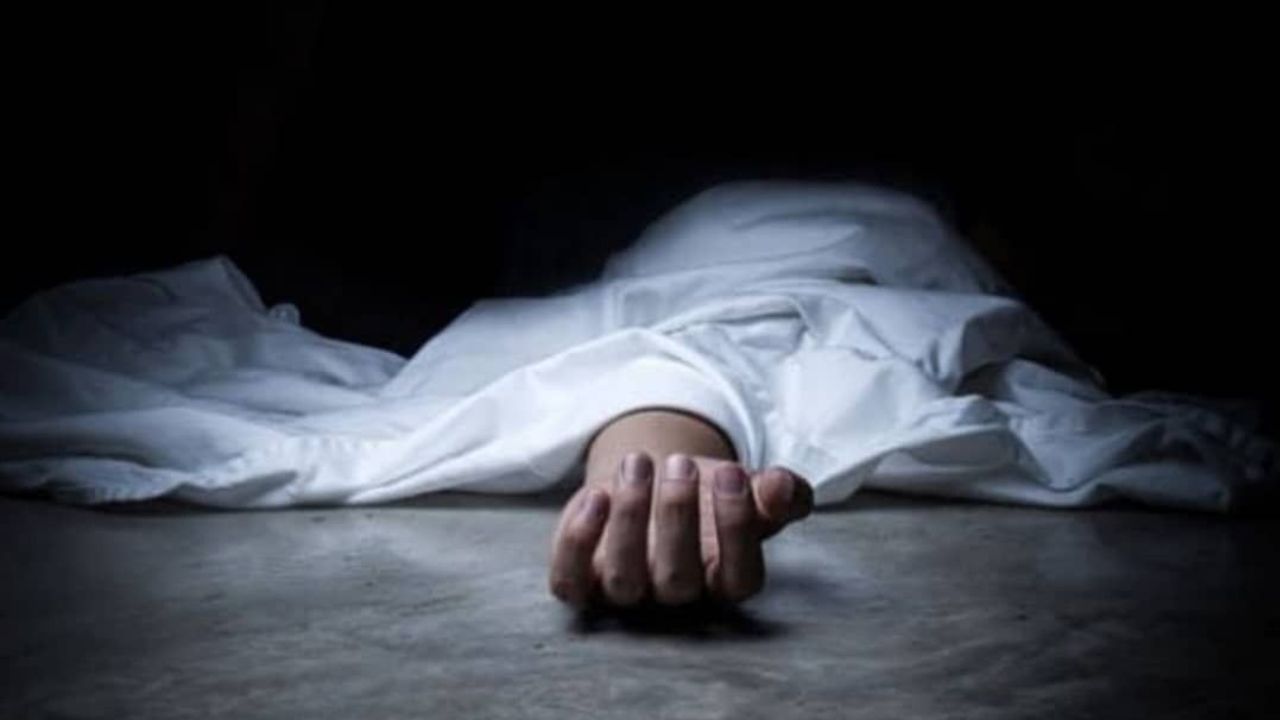 पाटण्यात धक्कादायक घटना; मुलाच्या नशेच्या सवयीवरून वाद, जळालेल्या अवस्थेत सापडसा आईचा मृतदेह