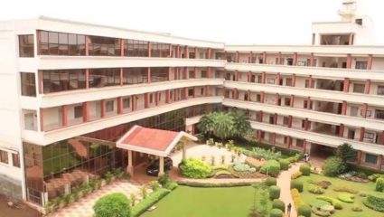 DY Patil Education Society मध्ये ‘या’ पदांसाठी नोकरीची संधी; ११ सप्टेंबर २०२६ पर्यंत करा अर्ज