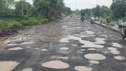 Dahanu Road : खासदार-आमदारांचे ऐकेना प्रशासन? 2 वर्षांपासून रस्त्याची वाट लागल्याने डहाणूत नागरिक रस्त्यावर