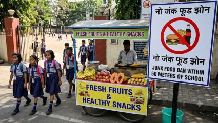 Junk Food Ban Near Schools: पिझ्झा, बर्गर खाणाऱ्या मुलांच्या अडचणी वाढणार; शाळांच्या परिसरात ‘हे’ पदार्थ मिळणार नाहीत!
