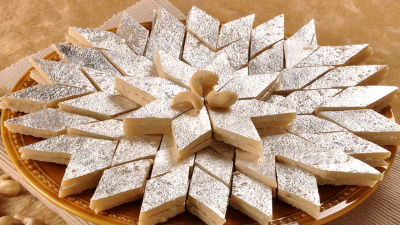 Why Does Eating Sweets Make To Sleep : गोड खल्याने लगेचं झोप का येते ? काय काहे कारण , जाणुन घ्या …