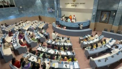 KDMC Politics: मोदींच्या फोटोवरून KDMC महासभेत राडा; सभा तहकूब, ‘एवढाच विरोध तर सत्तेतून बाहेर पडा’ मनसेचा भाजपला टोला