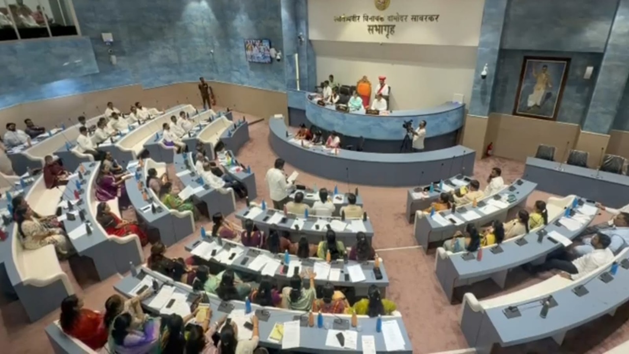KDMC Politics: मोदींच्या फोटोवरून KDMC महासभेत राडा; सभा तहकूब, ‘एवढाच विरोध तर सत्तेतून बाहेर पडा’ मनसेचा भाजपला टोला