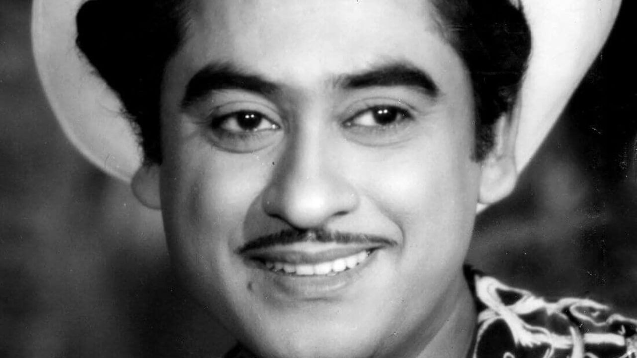 Kishor Kumar Song Ban : 01 वर्षे सरकारी माध्यमांवर बंदी करण्यात आली होती गाणी ? कोण होता तो गायक , कोणत्या गायकाची गाणी होती बंद