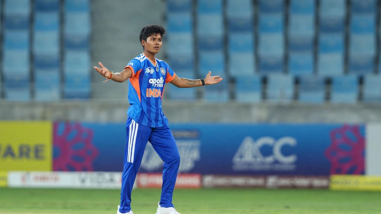 Kranti gaud: क्रांती गौडला ICC चा दणका! फायनलमध्ये श्रीलंकन खेळाडूला केलेल्या ‘त्या’ इशाऱ्याची मिळाली शिक्षा