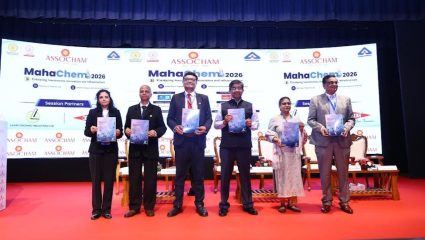 केमिकल उद्योगासाठी महाराष्ट्र सरकारचा मास्टरप्लॅन, ऑक्टोबरअखेर रासायनिक क्षेत्रासाठी स्वतंत्र धोरण;  १,००० कोटींचा नवोपक्रम निधी