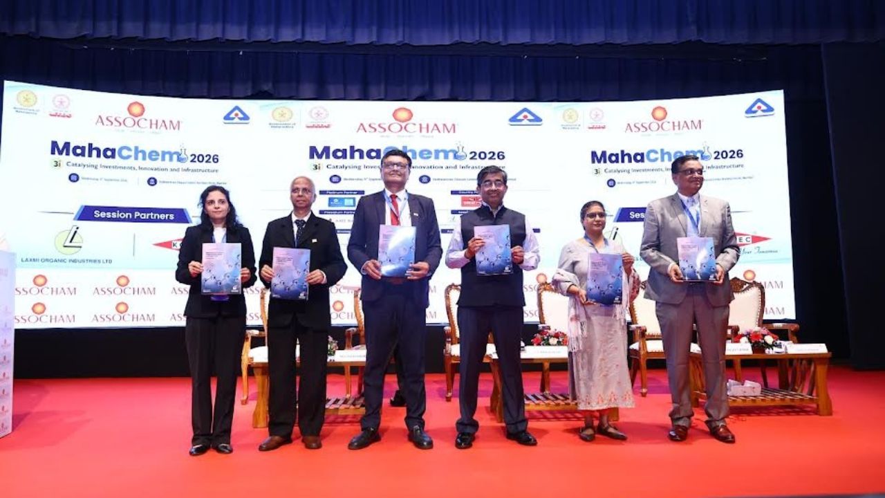 केमिकल उद्योगासाठी महाराष्ट्र सरकारचा मास्टरप्लॅन, ऑक्टोबरअखेर रासायनिक क्षेत्रासाठी स्वतंत्र धोरण;  १,००० कोटींचा नवोपक्रम निधी