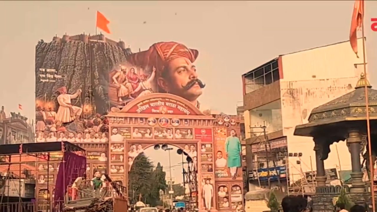 Miraj Visarjan: मिरजेत विसर्जन मिरवणुकीआधी उबाठा अन् शिंदे गटात कमानींवरून बॅनर वॉर