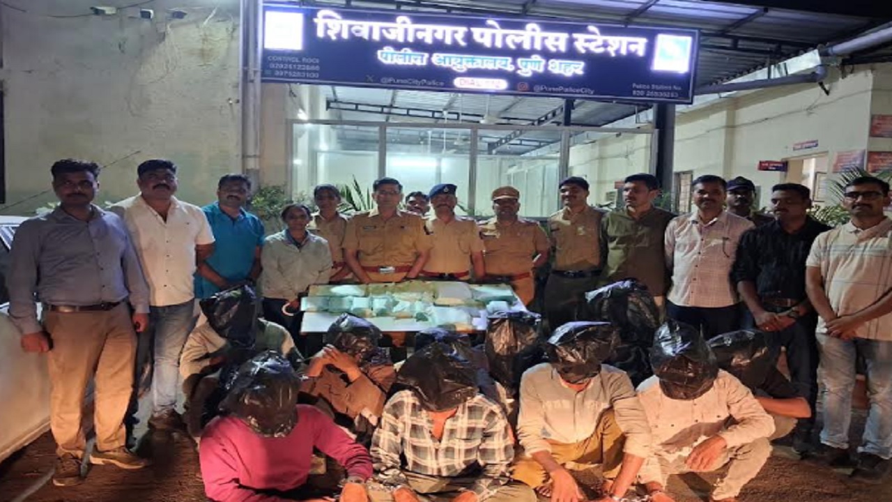 गणपतीच्या गर्दीत हातसफाई! पुण्यात ११ जणांची टोळी जेरबंद; ६३ मोबाइल लंपास केल्याचे उघड