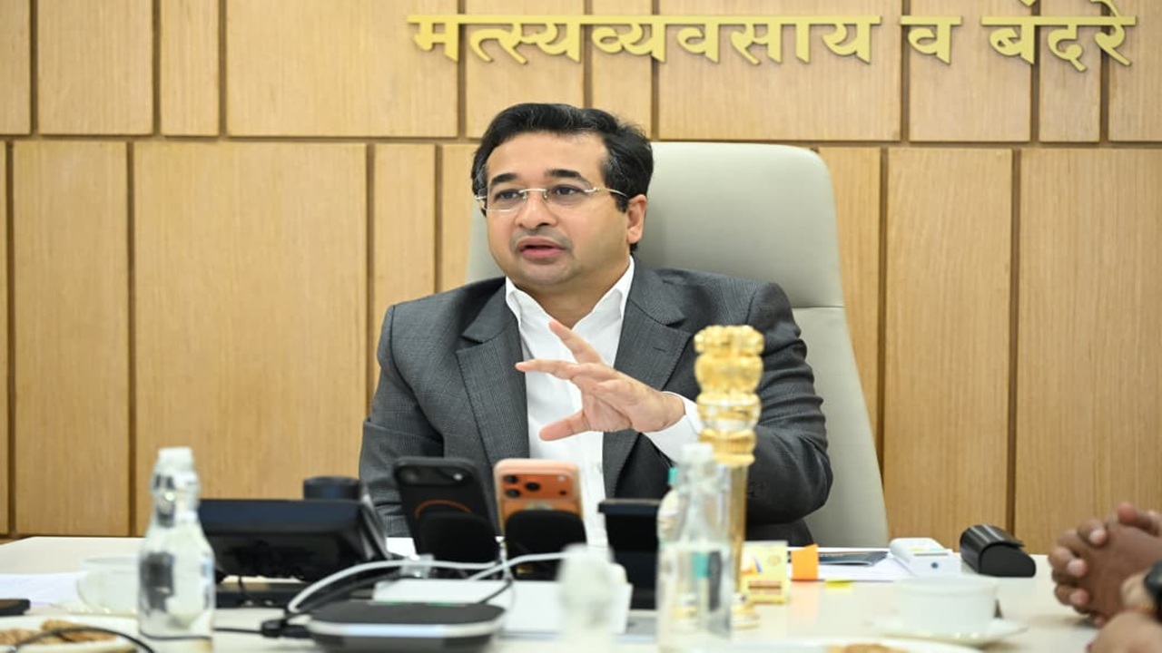 Nitesh Rane: दीड-दोन तासांचा प्रवास अवघ्या 15 मिनिटांत! सिंधुदुर्गात सुरू होणार आधुनिक फेरीबोट सेवा
