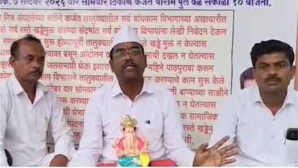 KARJAT : रमेश कदम यांच्या आंदोलनाला यश; कर्जतच्या रस्त्यांवरील खड्डे बुजवण्याचे काम सुरू