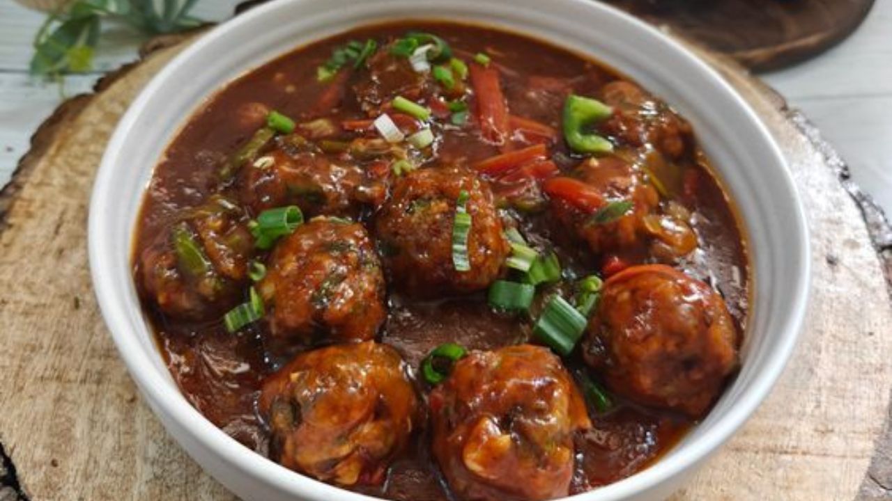 Manchurian Chili Recipe : इंडो-चायनीज लव्हर्ससाठी खास, अशाप्रकारे घरी बनवा हाॅटेल स्टाईल ‘मंचुरियन चिली’