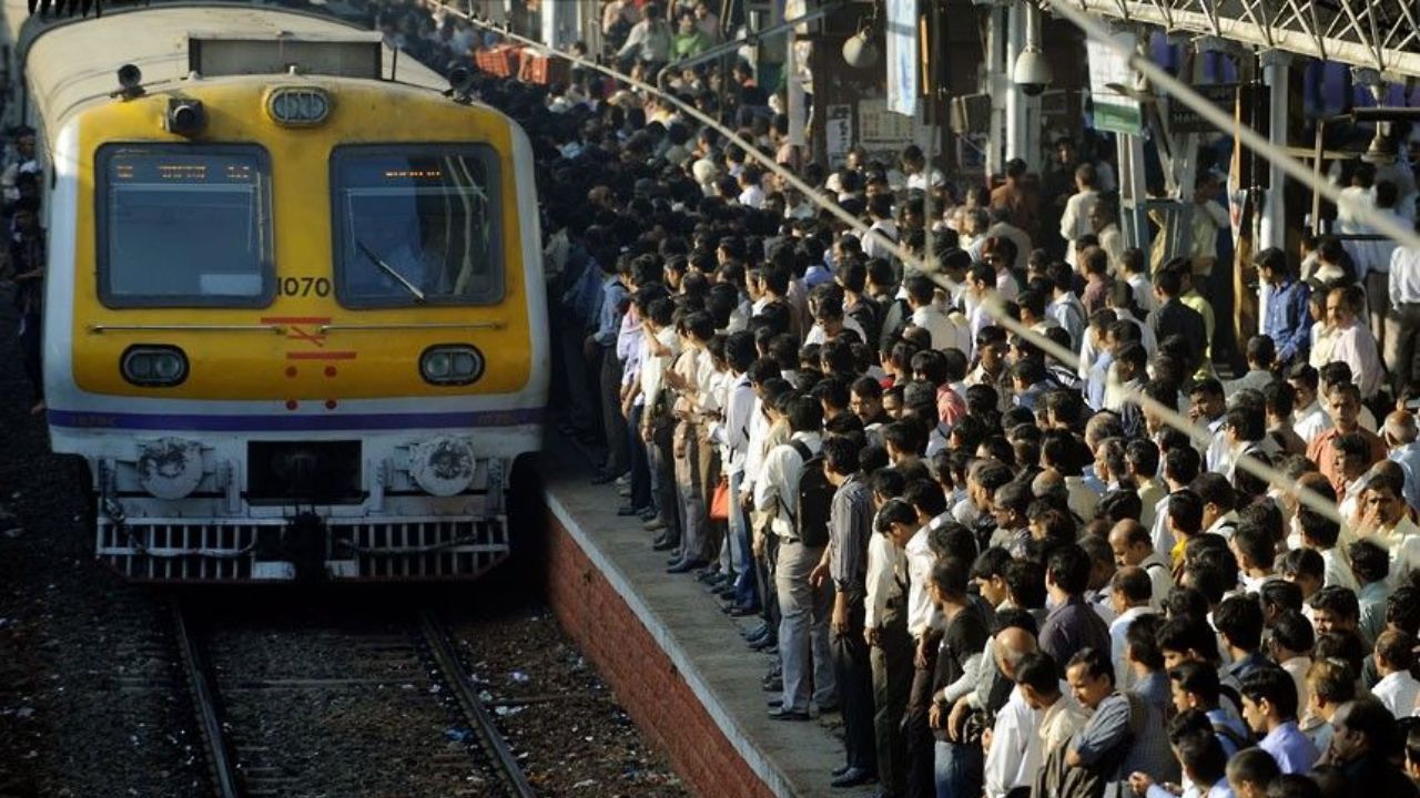 CSMTवर ७५ दिवसांचा ब्लॉक; ८ मेल-एक्स्प्रेस गाड्यांचा प्रवास दादर-ठाण्यातच संपणार