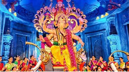 शिवडीच्या राजाच्या अमृतमहोत्सवी वर्षात अनोखा देखावा; मुंबईत साकारली ‘पाण्याखालची द्वारका’