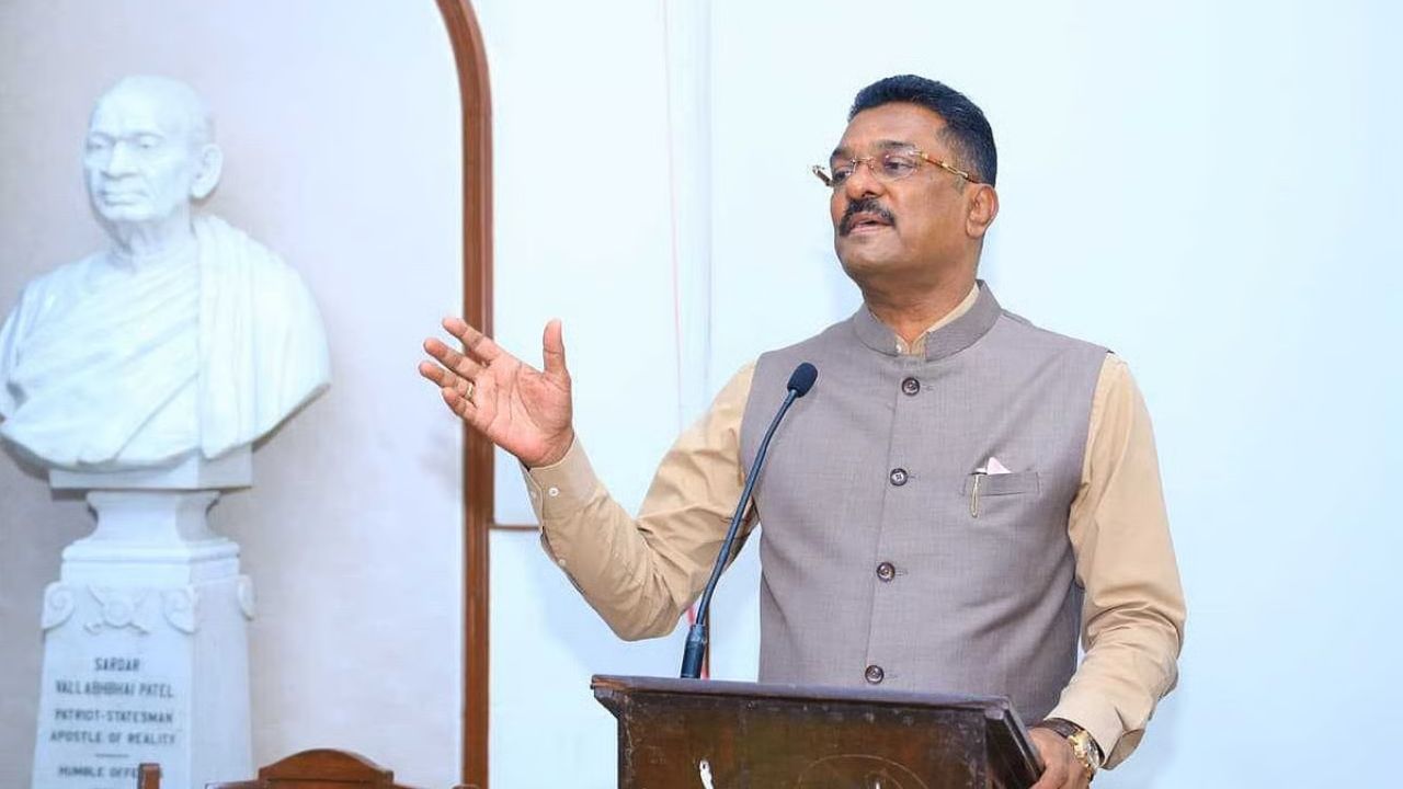 ‘मी जनता दरबार नाही, तक्रारदार दरबार घेणार!’ प्रताप सरनाईकांचा नगररचना विभागाला इशारा