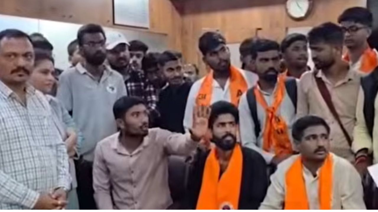 Satara YC College : सातारा YC कॉलेजमध्ये विद्यार्थिनीच्या आत्महत्येने खळबळ; रॅगिंगचा आरोप प्राचार्यांनी फेटाळला