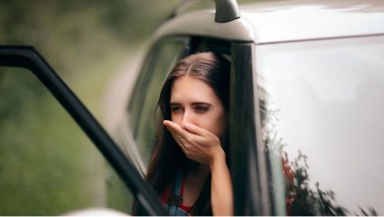 गाडीत बसताच उलटी अन् मळमळ होते? मोशन सिकनेसपासून सुटका मिळवण्यासाठी प्रवासाला निघण्यापूर्वी बॅगेत नक्की ठेवा ‘या’ गोष्टी