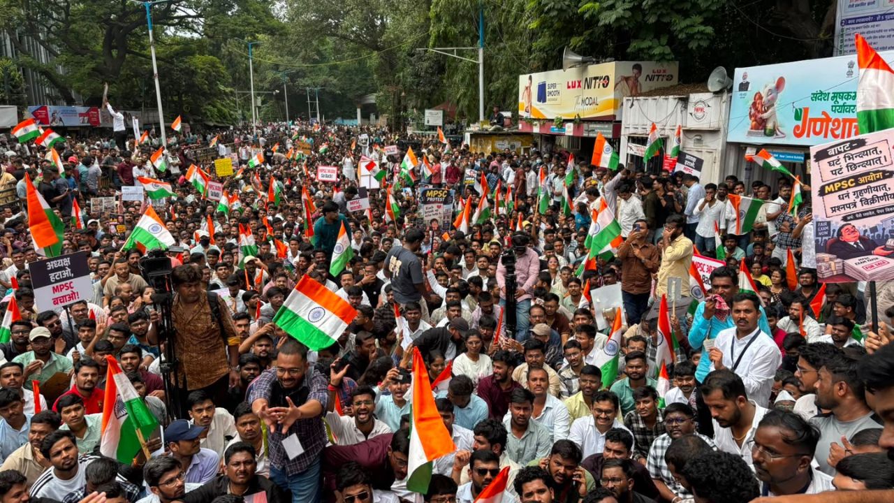 Pune MPSC Student Protest : MPSC पेपरफुटीवर काँग्रेस आक्रमक; मुख्यमंत्र्यांकडे केली मोठी मागणी