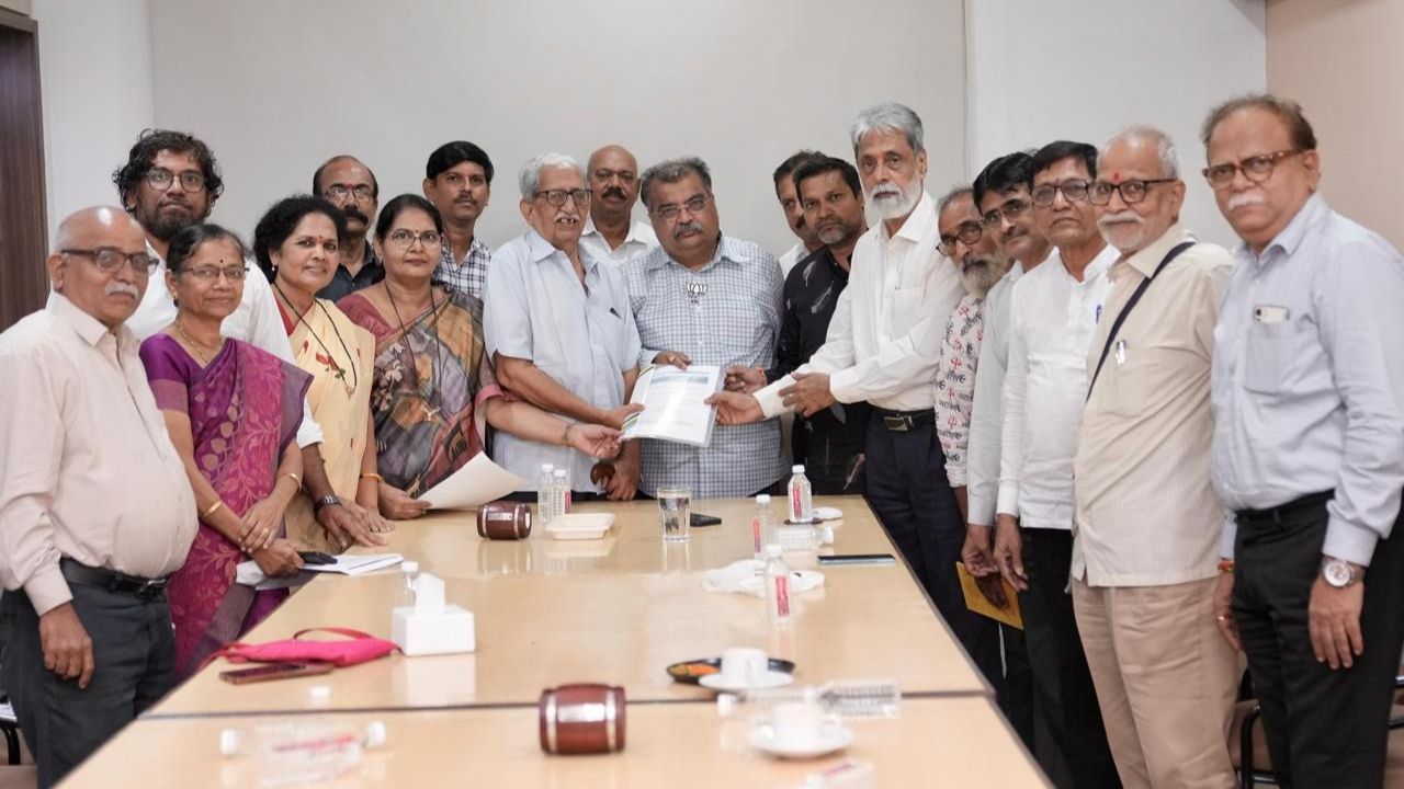Mumbai: ठाणे-मुंबई लोकल प्रवाशांसाठी मोठ्या मागण्या; ४८ प्रवासी संघटनांची रविंद्र चव्हाणांसोबत बैठक