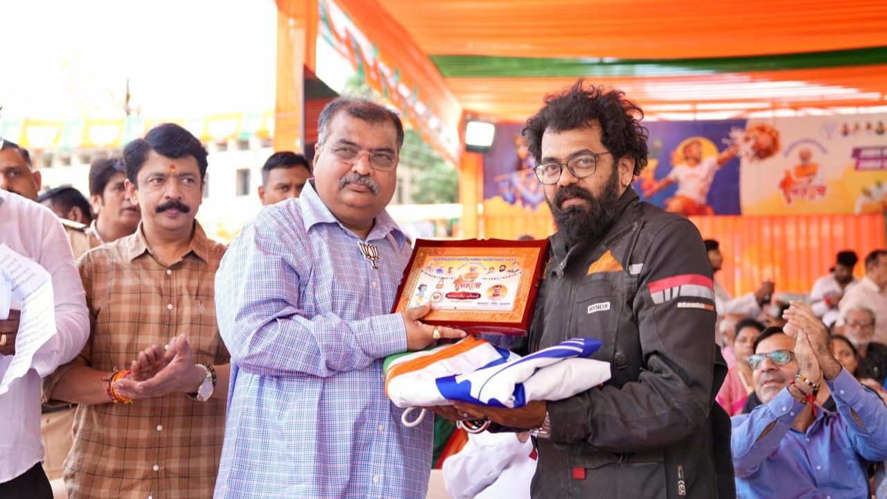 डोंबिवली ते कारगिल देशभक्तीची अनोखी सफर! रोहित आचरेकर आणि साथीदारांचा प्रवास दहीहंडी उत्सवात पूर्ण