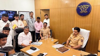 संतोष पंडितवर गुन्हा, मग आमदार गायकवाडांवर का नाही? कोथरूड पोलीस ठाण्यात रोहित पवार आक्रमक