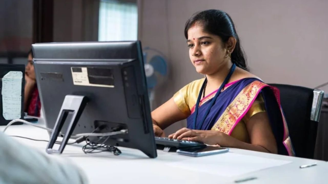 SBI Clerk पूर्व परीक्षेच्या तारखा अन् हॉल तिकीट जारी;’असे’ डाऊनलोड करा हॉल तिकीट