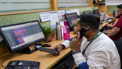 Share Market News: ₹१५ च्या शेअरची चर्चा! ₹५११ कोटींच्या सेटलमेंटवर सहमती, सोमवारी ‘या’ शेअरवर ठेवा नजर; कंपनीबाबत मोठी अपडेट समोर