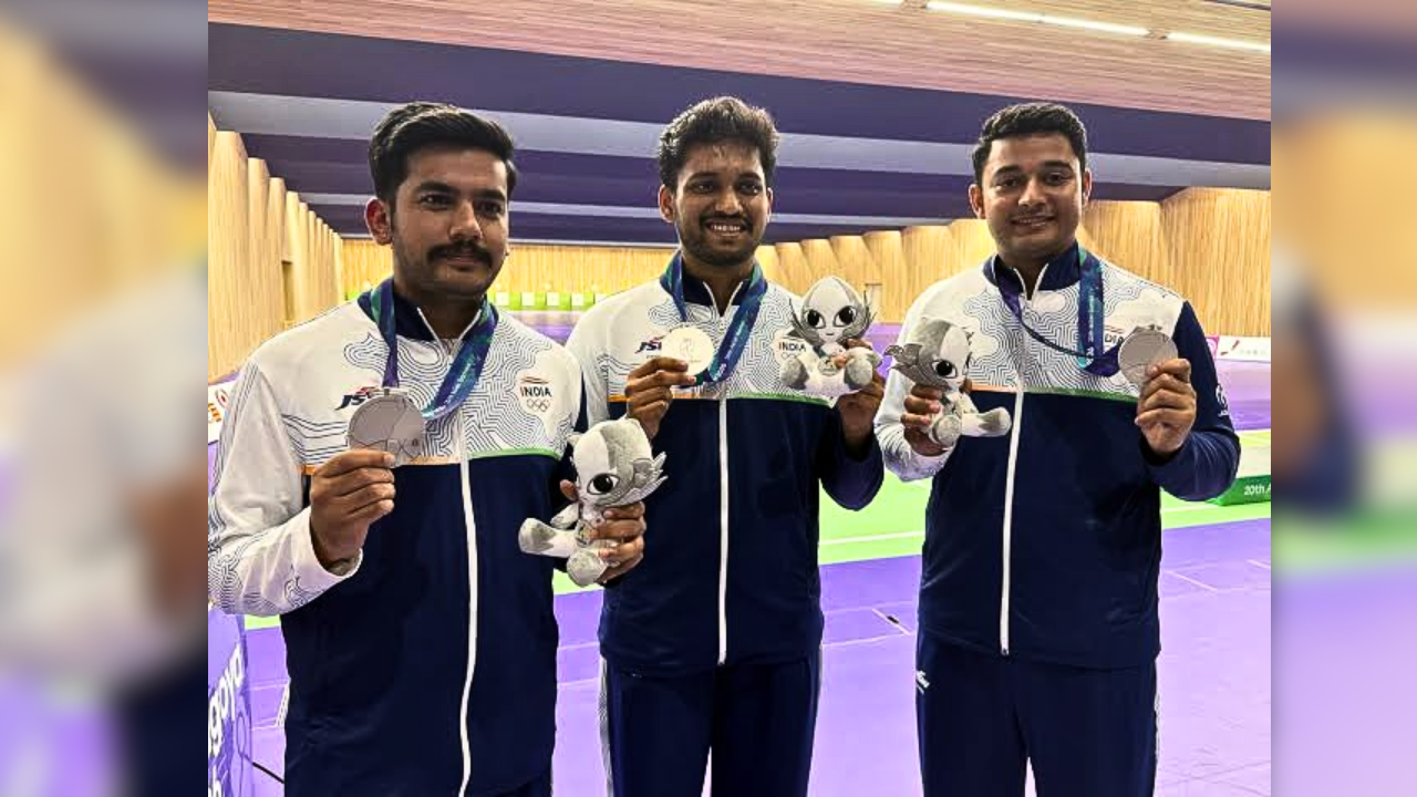 Asian Games 2026: भारतीय शूटर्सचा ‘पदकांवर निशाणा’! ऐश्वर्य-नीरज-रुद्रांक्षची कमाल; ५० मीटर रायफल ३ पोझिशन्समध्ये भारताला रौप्य