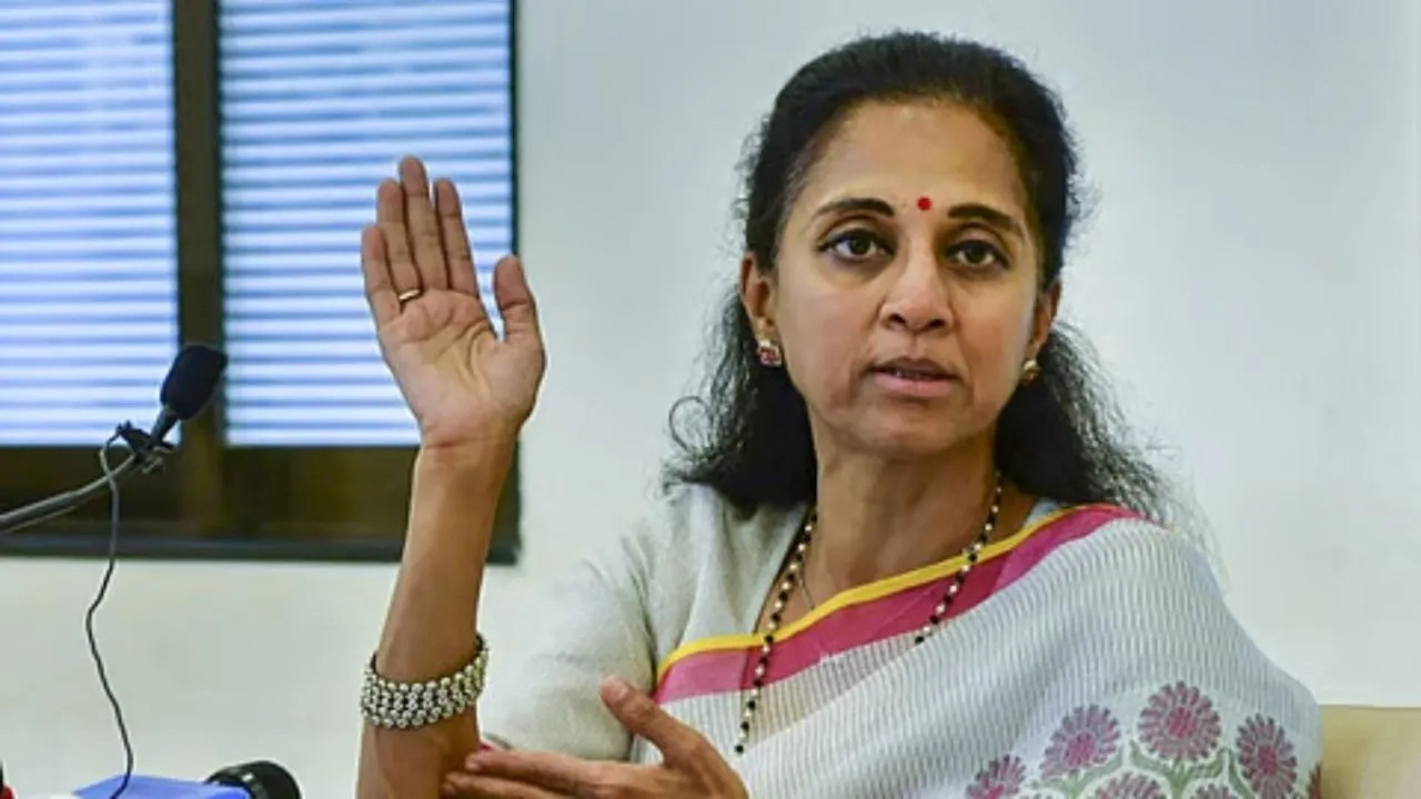 Supriya Sule : पुण्यातील ‘या’ भागातील रस्त्यांची दुरावस्था; प्रशासनाच्या कारभारावर सुप्रिया सुळेंचा सवाल