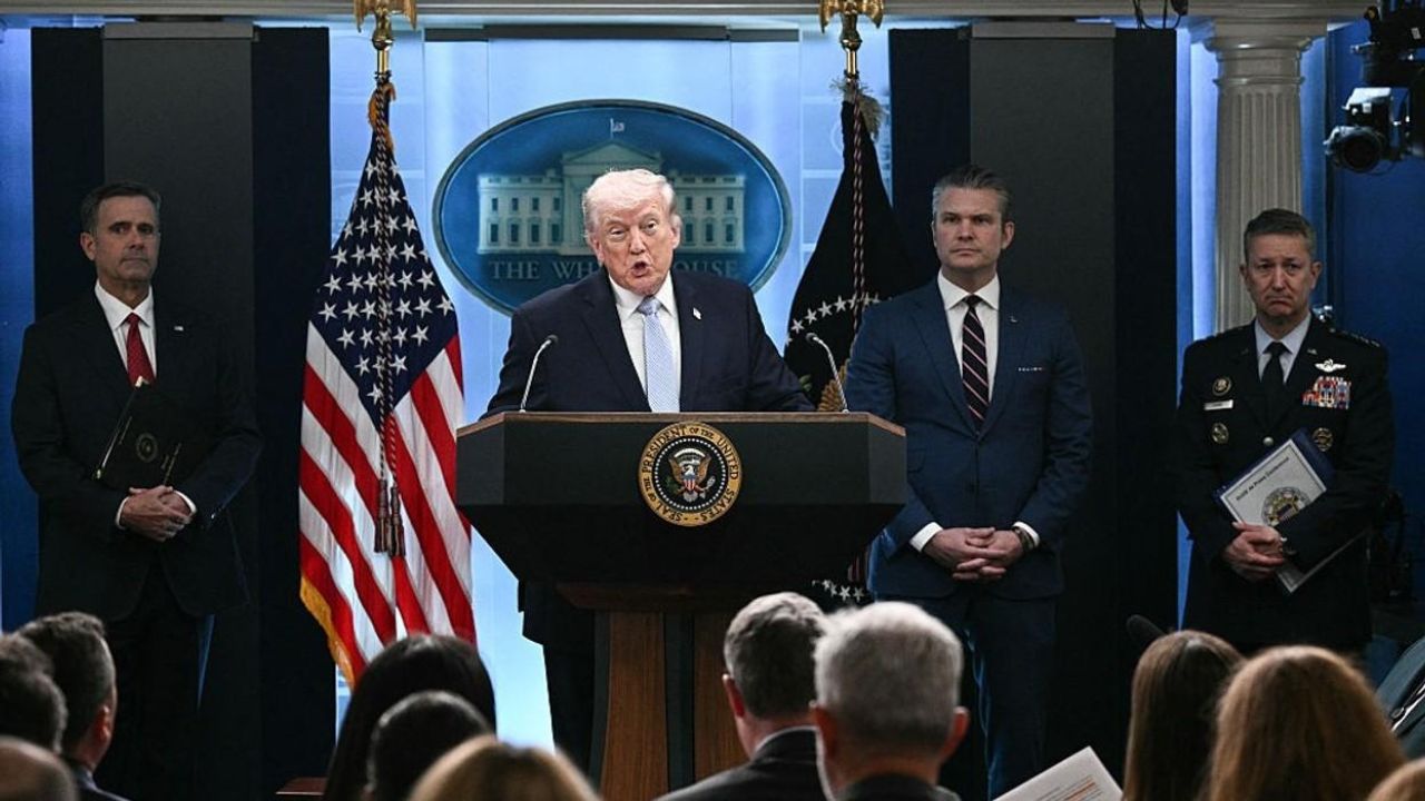 Trump vs Media : गदारोळ सुरु ; ट्रम्प यांच्यावर प्रसार माध्यमांनी घातली बंदी