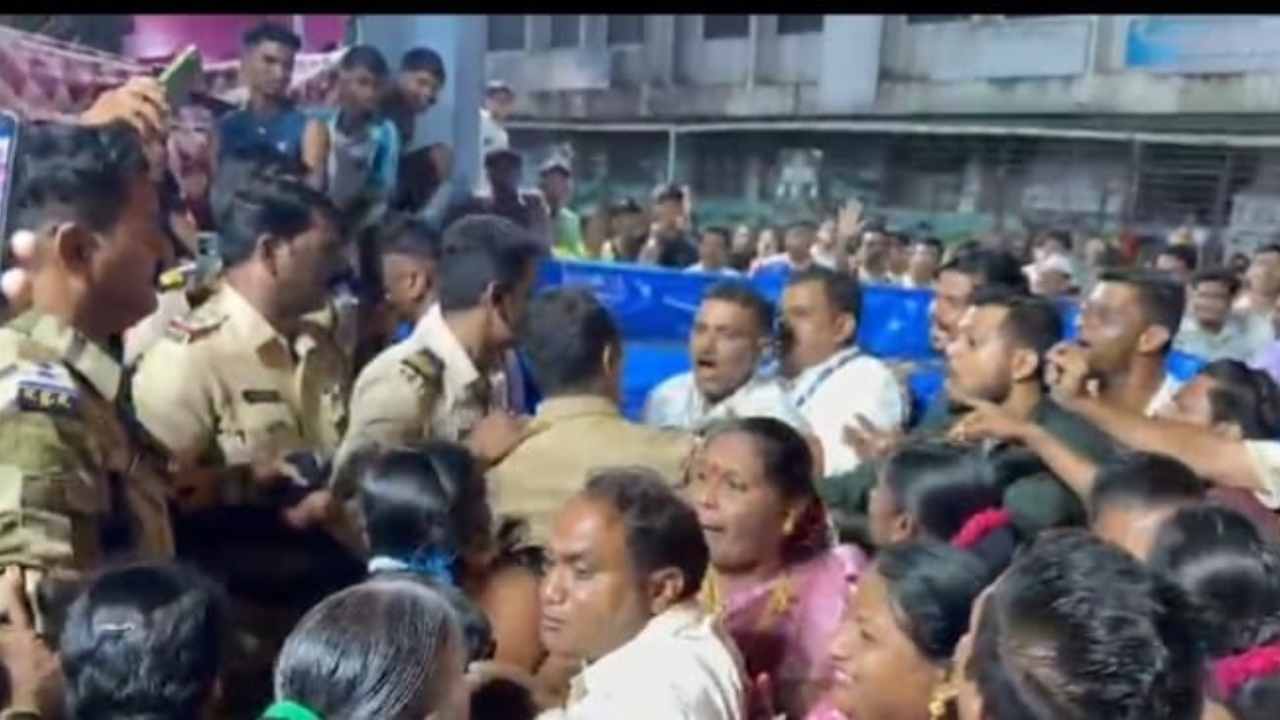 Virar News: ‘हिंदूंच्या सणांना बंदी का?’ विरारच्या कोपरीत गणेश विसर्जनावरून ग्रामस्थ आक्रमक, तणावाचे वातावरण
