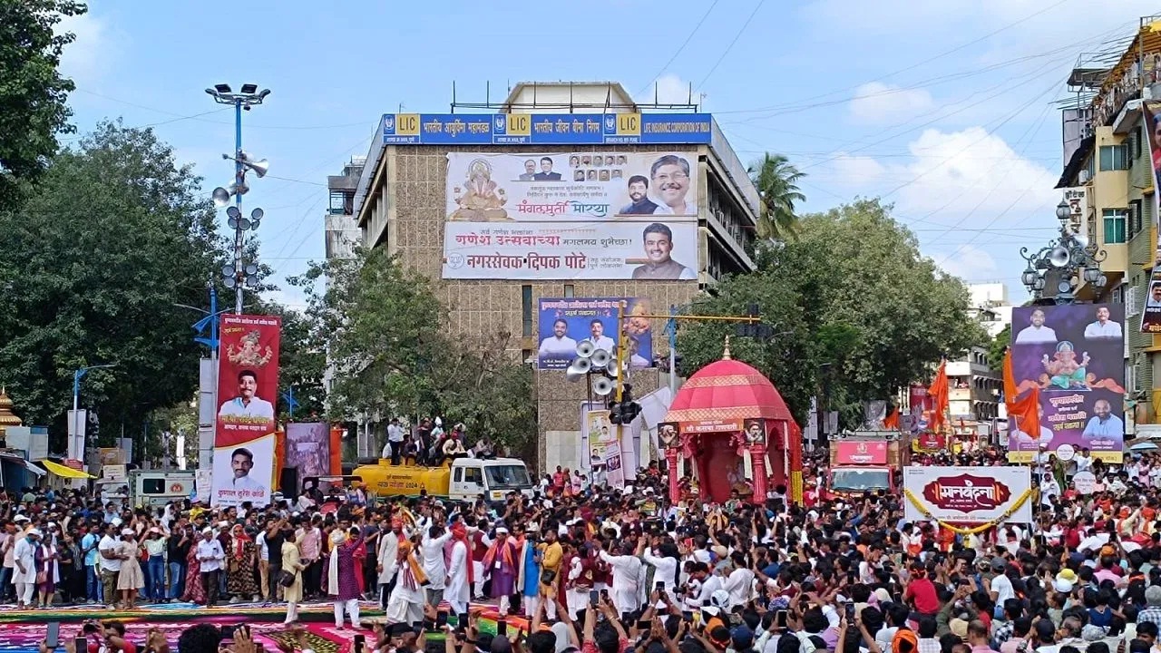 पुणे पोलिसांचा मोठा निर्णय! मुख्य विसर्जन मिरवणुकीत दीडशे मंडळांना परवानगी नाकारली