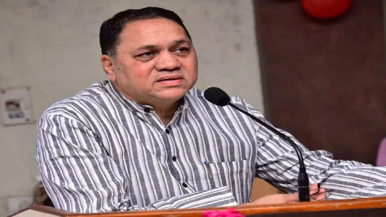 आदिवासी शेतकऱ्यांना मोठा दिलासा! स्ट्रॉबेरी लागवडीसाठी ४ कोटी ९६ लाखांचा निधी मंजूर; दिलीप वळसे पाटील यांची माहिती