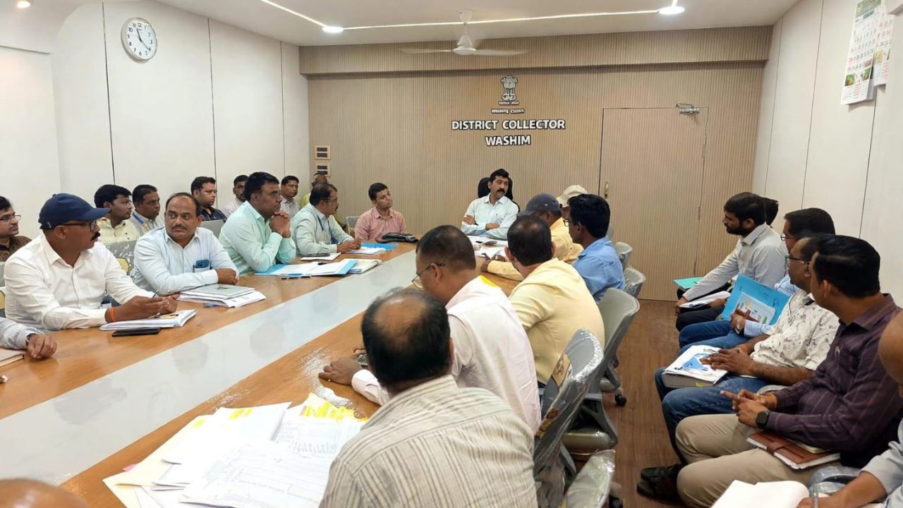 Washim News: पिण्याच्या पाण्याचे काटेकोर नियोजन करा; संबंधित अधिकाऱ्यांना जिल्हाधिकारी कुंभेजकर यांचे निर्देश